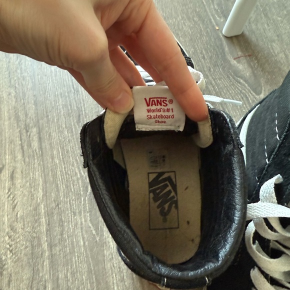 Vans high top skate shoes. Women’s 7.5 - Picture 7 of 7